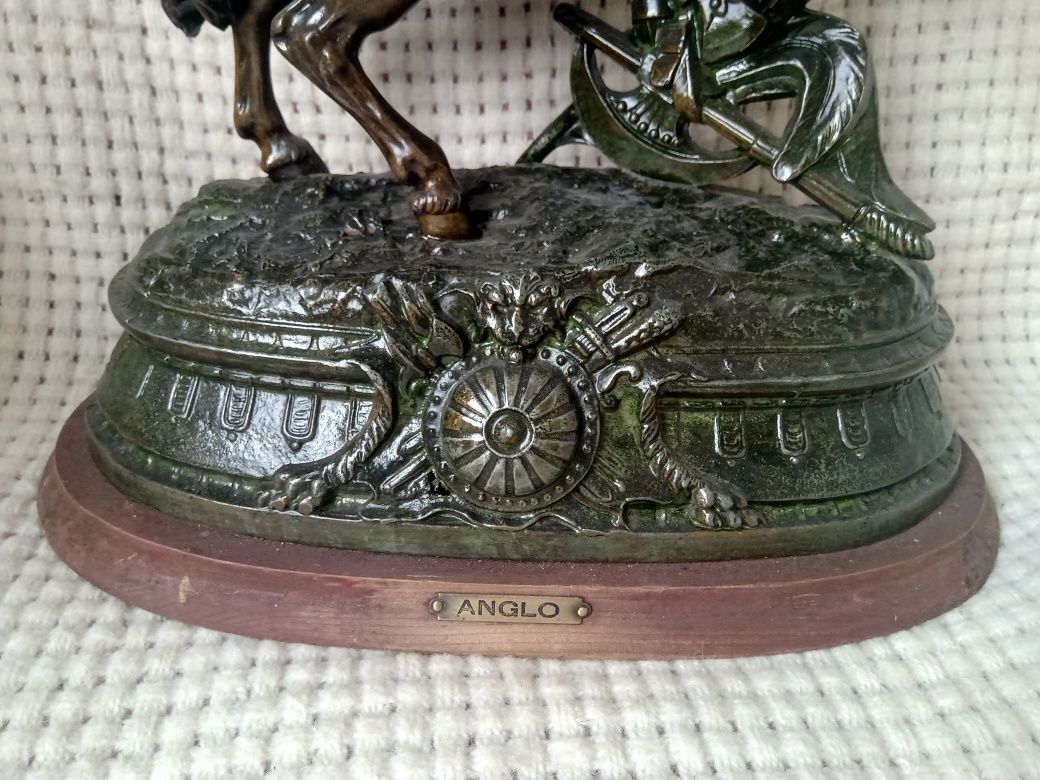 Бронзовая  скульптура, статуэтка.  Скульптор  Теодора Дорио. Франция.