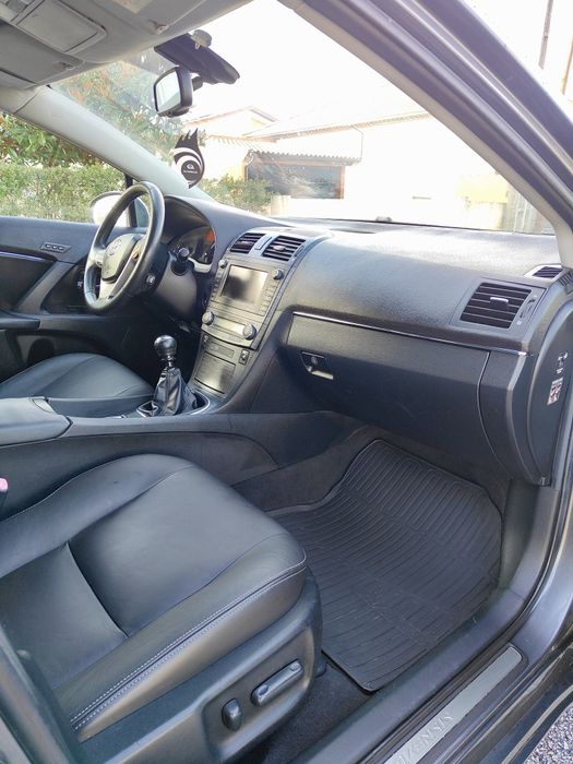 Toyota Avensis 2.2D-Cat 177CV Full extras!!