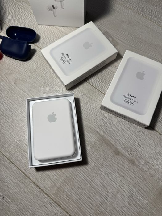 Повер банк для iphone mag cafe
