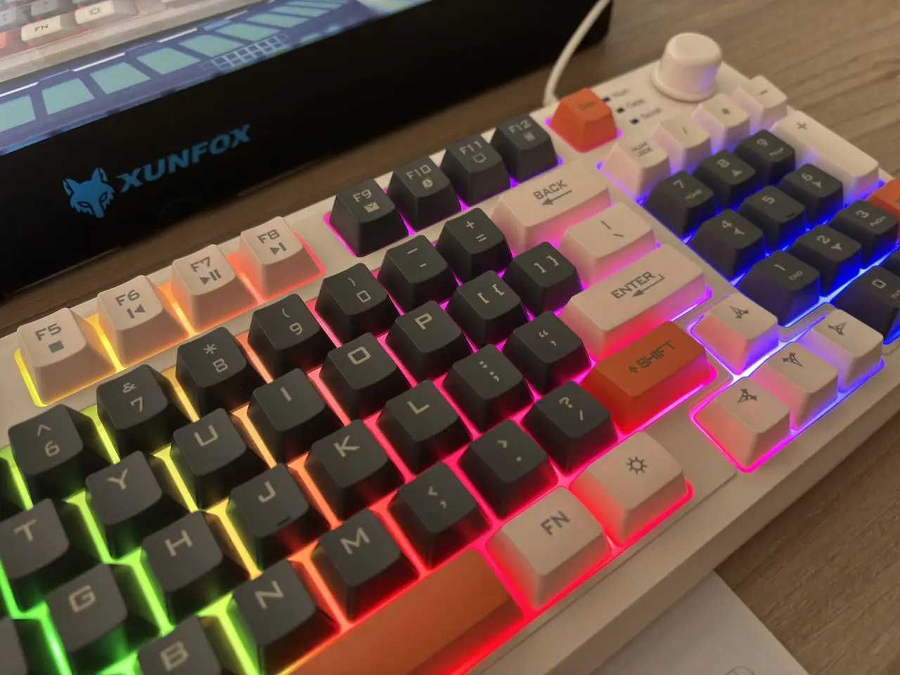 Клавиатура K82 c RGB подсветкой игровая геймерская клавиатура