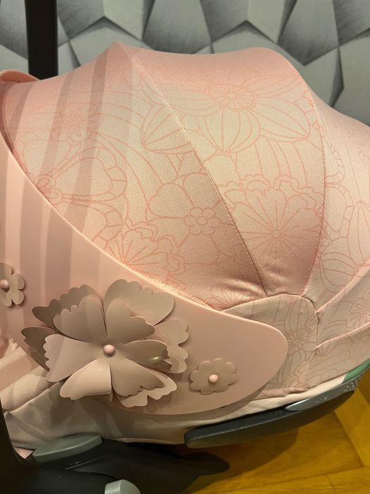 Cybex fotelik samochodowy Flowers różowy