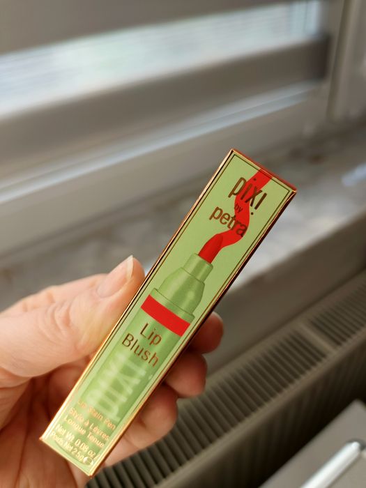 Lip blush pisak pomadka do ust szminka