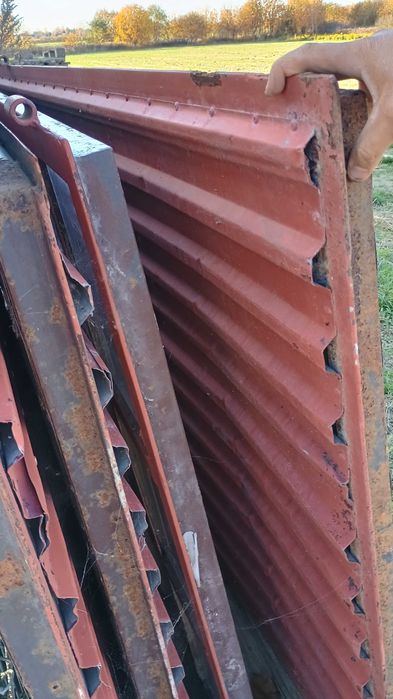 Brama garażowa dwuskrzydłowa , metalowe ,masywne