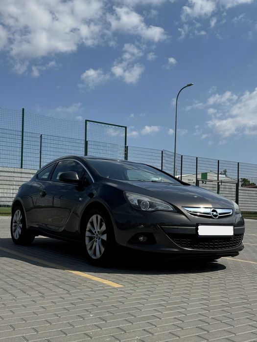 Opel Astra J GTC 1.7 CDTI 131KM 2014 bogate wyposażenie