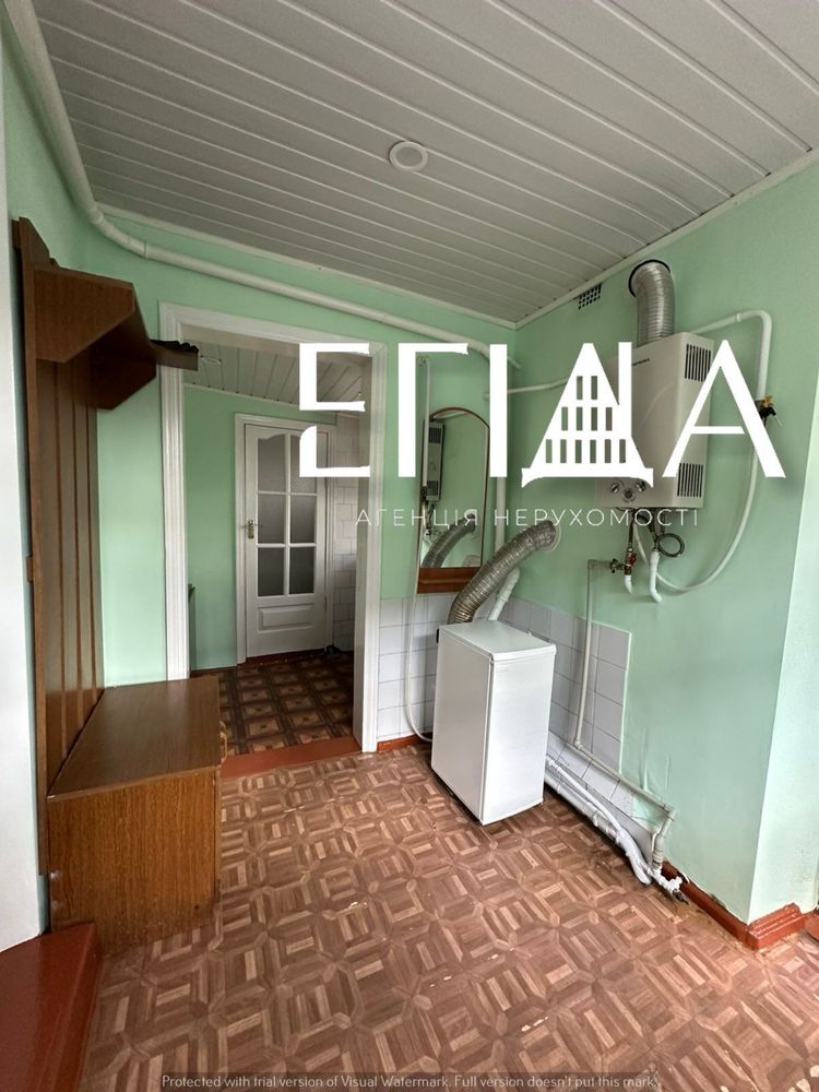 Продаж пів будинку в центральній частині міста