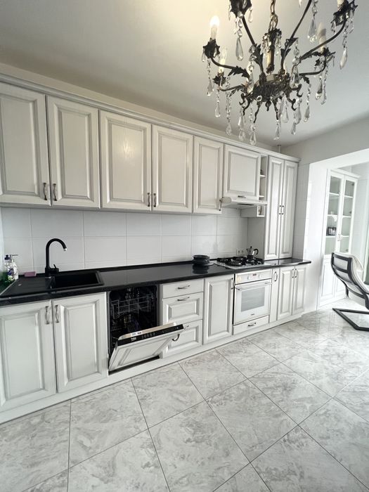 Продам укомплектовану 3 к квартиру вул. Йови м.Бориспіль