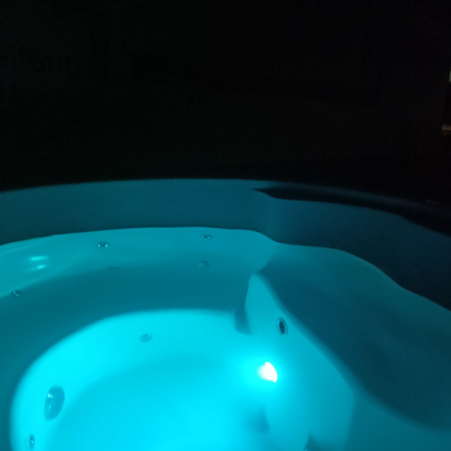 Wynajem Mobilnej Balii z jacuzzi