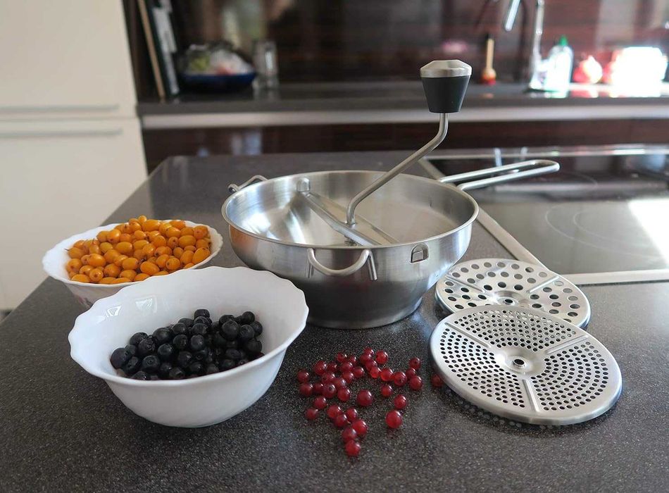 Wyciskarka maszynka PRZECIERAK do warzyw i owoców (malin, pomidorów..)