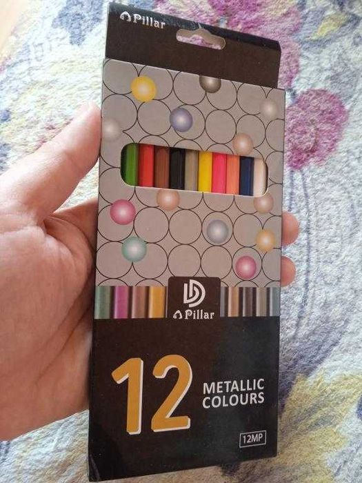 Набір кольорових олівців 12 штук набор карандашей для рисования