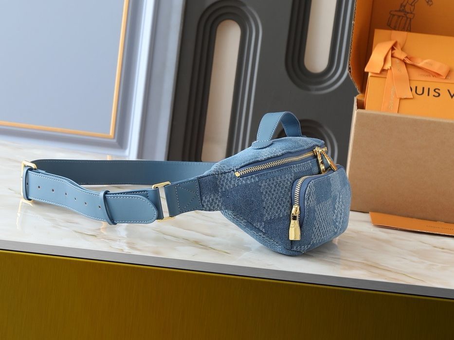 LOUIS VUITTON бананка голубая мужская синяя джинсовая кожаная оригинал