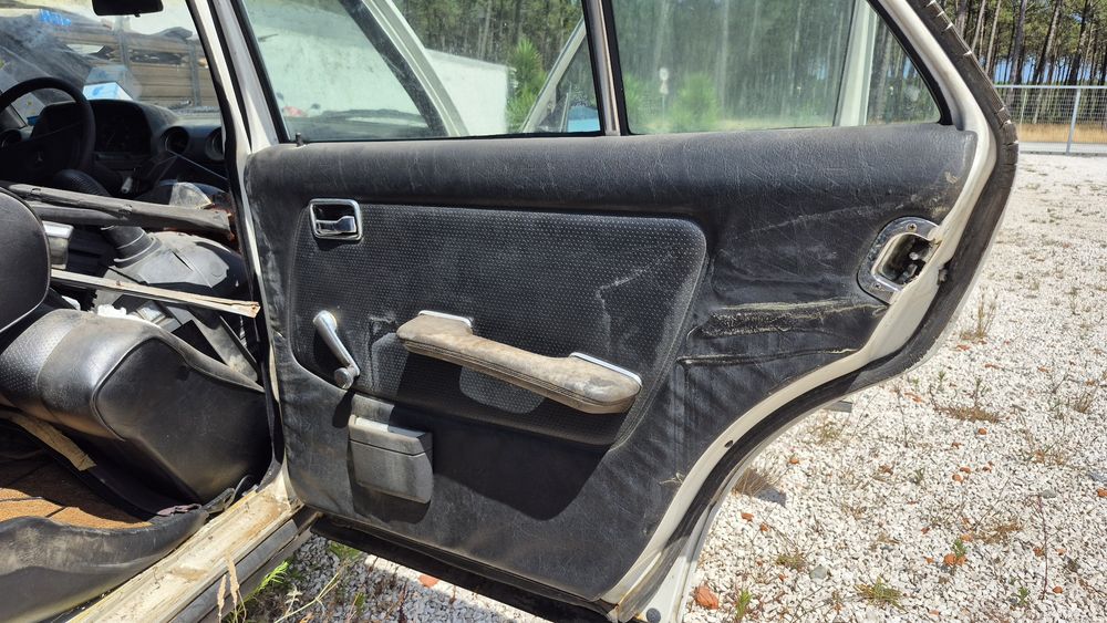 Mercedes 300d PARA RESTAURO ou peças