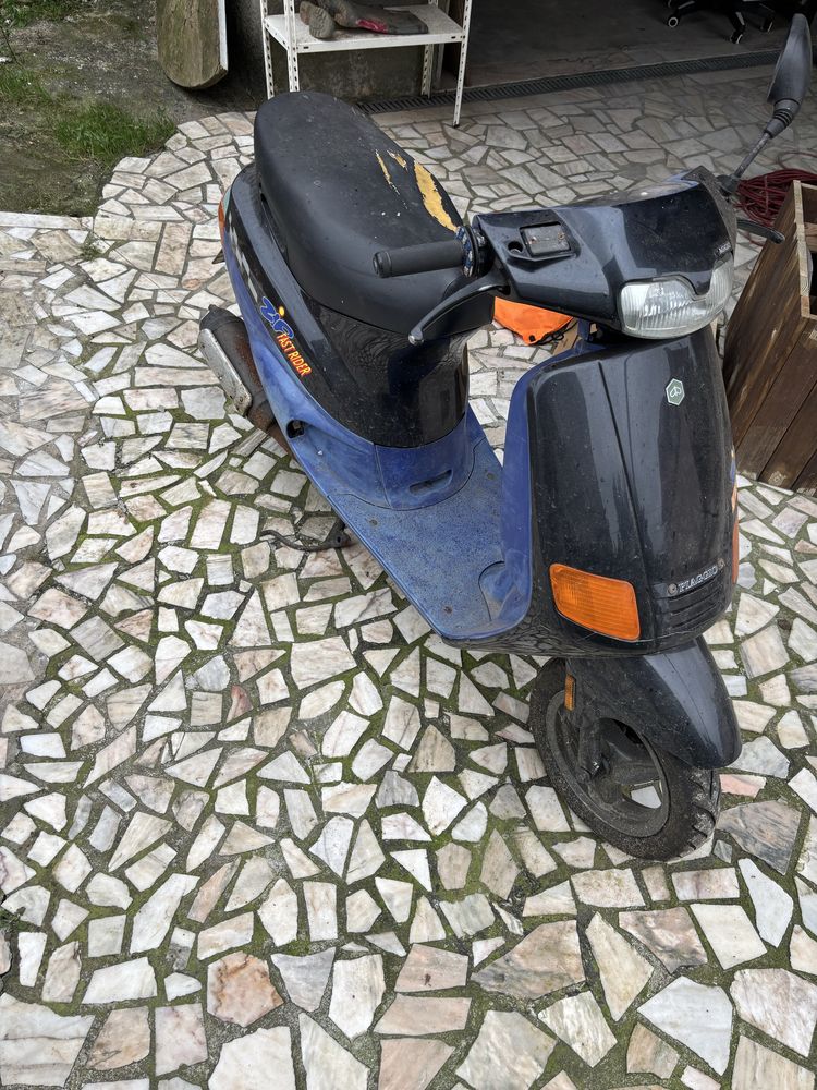 Vendo scooter com documentos
