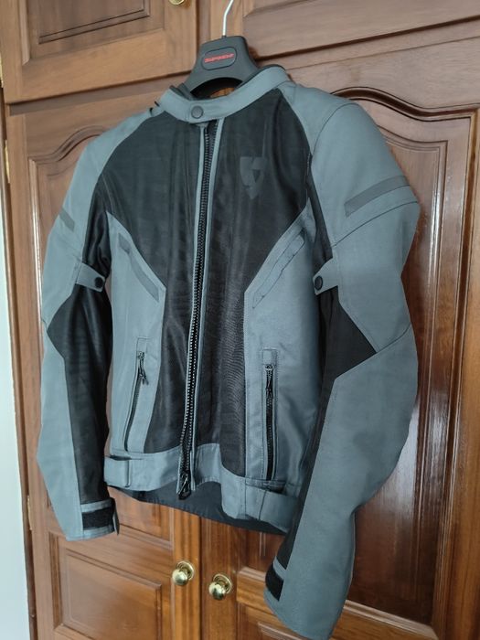 Casaco Revit ventilado com forro corta vento e impermeável