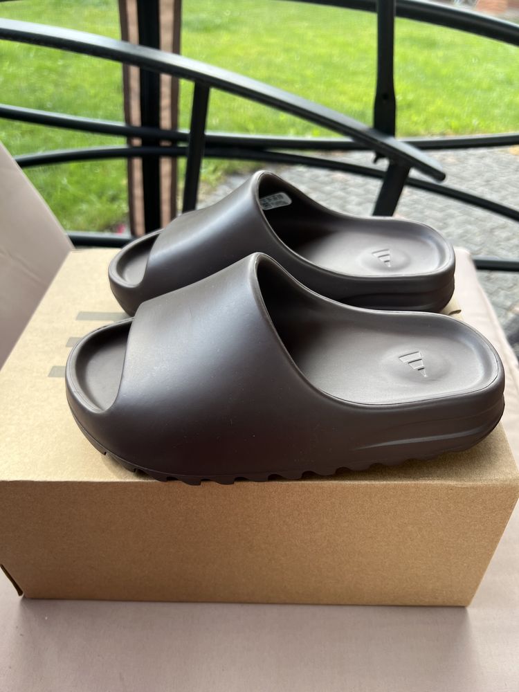 Yeeze Slide Soot