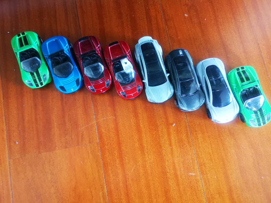 Tesla hot wheels novo com portes incluídos