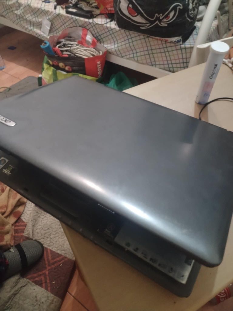 Vendo portátil para peças com carregador