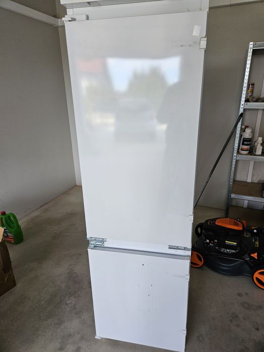 Lodówka Whirlpool pod zabudowę