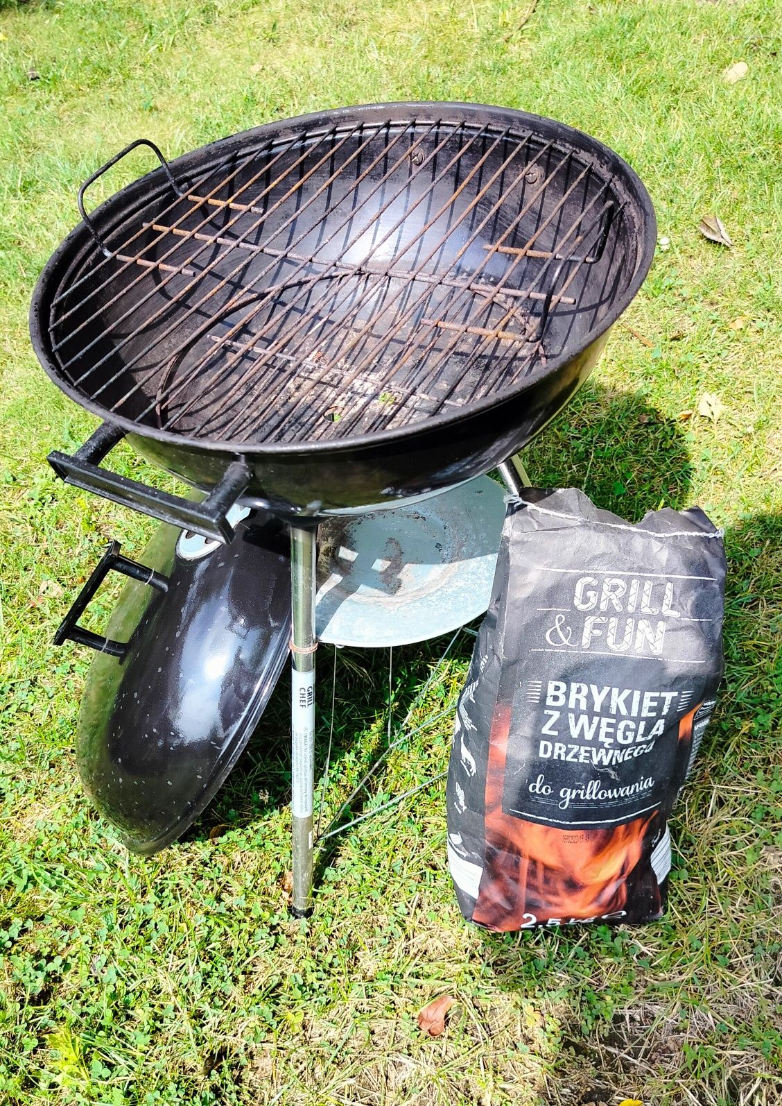 Grill węglowy okrągły