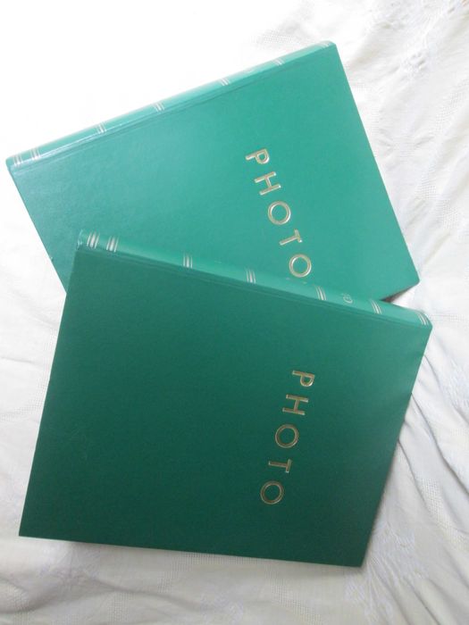 Edição do ano de 1982 da revista Photo, encadernada em dois volumes