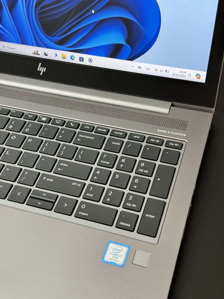 HP Zbook 15U G5; I7; Radeon