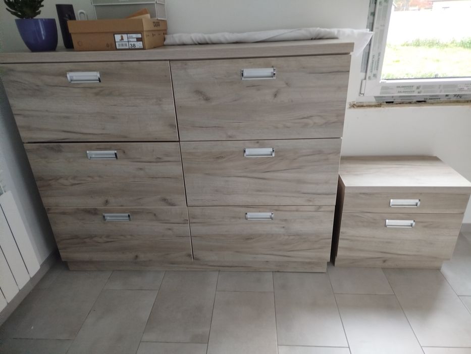 Szafa na buty plus mała na czapki i szale/buty