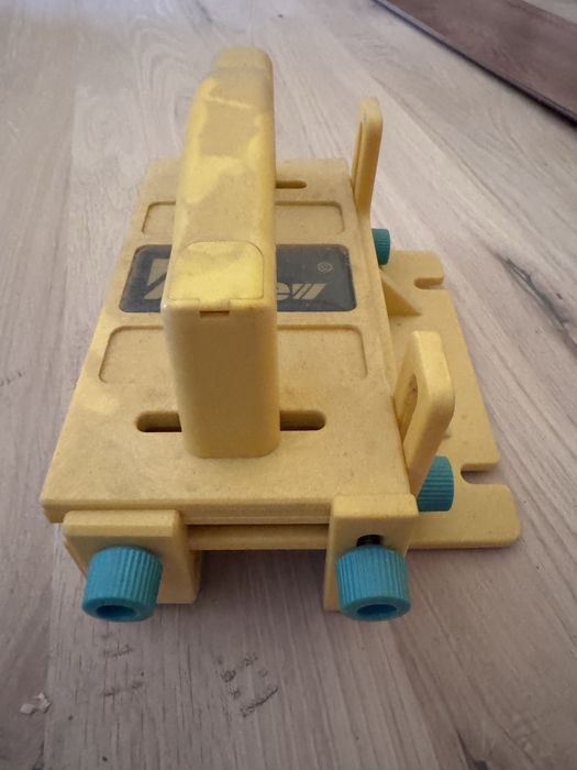 Штовхач для пилки, фрезера