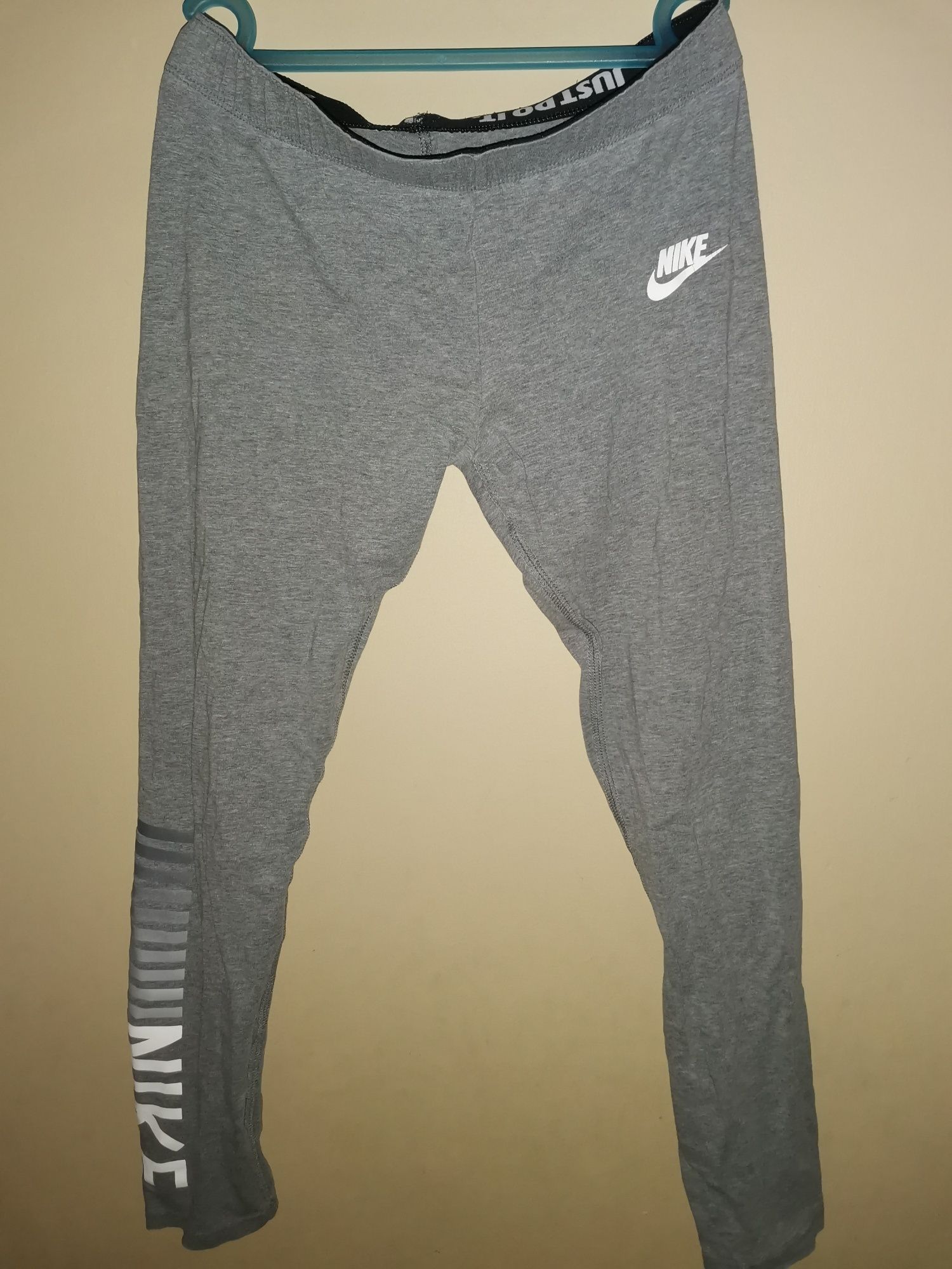 Nike legginsy r. 8-10 lat
