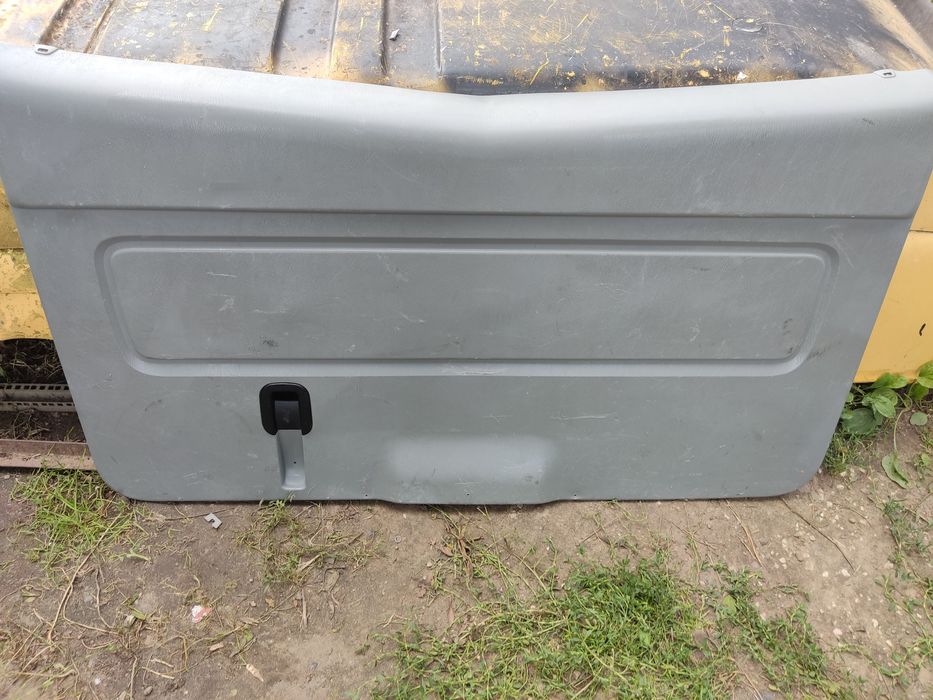 Osłona tapicerka klapy tył vivaro Trafic primastar