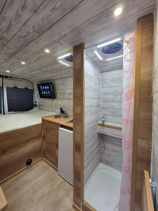 Kamper całoroczny Master prysznic ogrzewanie solary Lodówka campervan