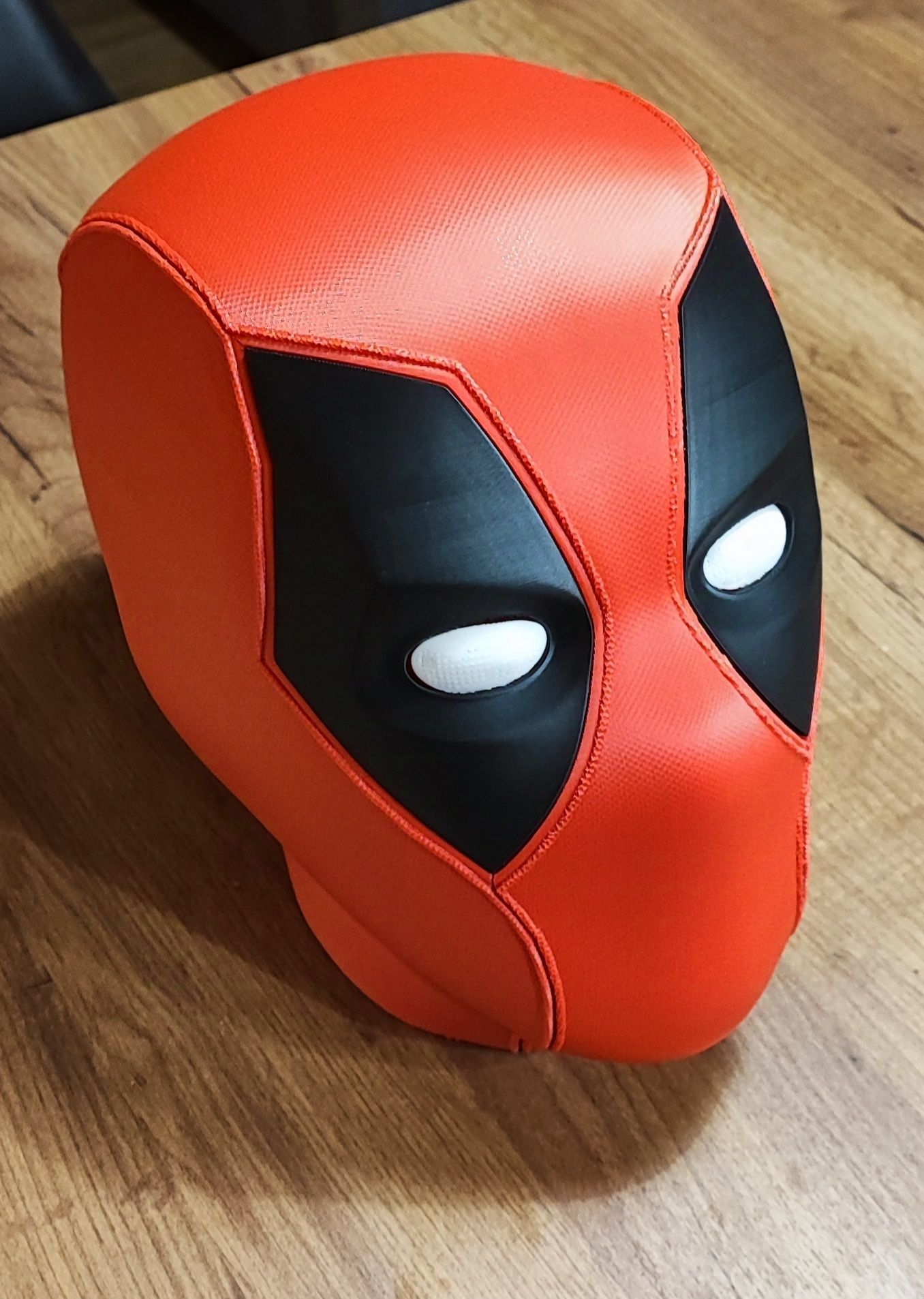 Maska cosplay Deadpool idealna na Halloween