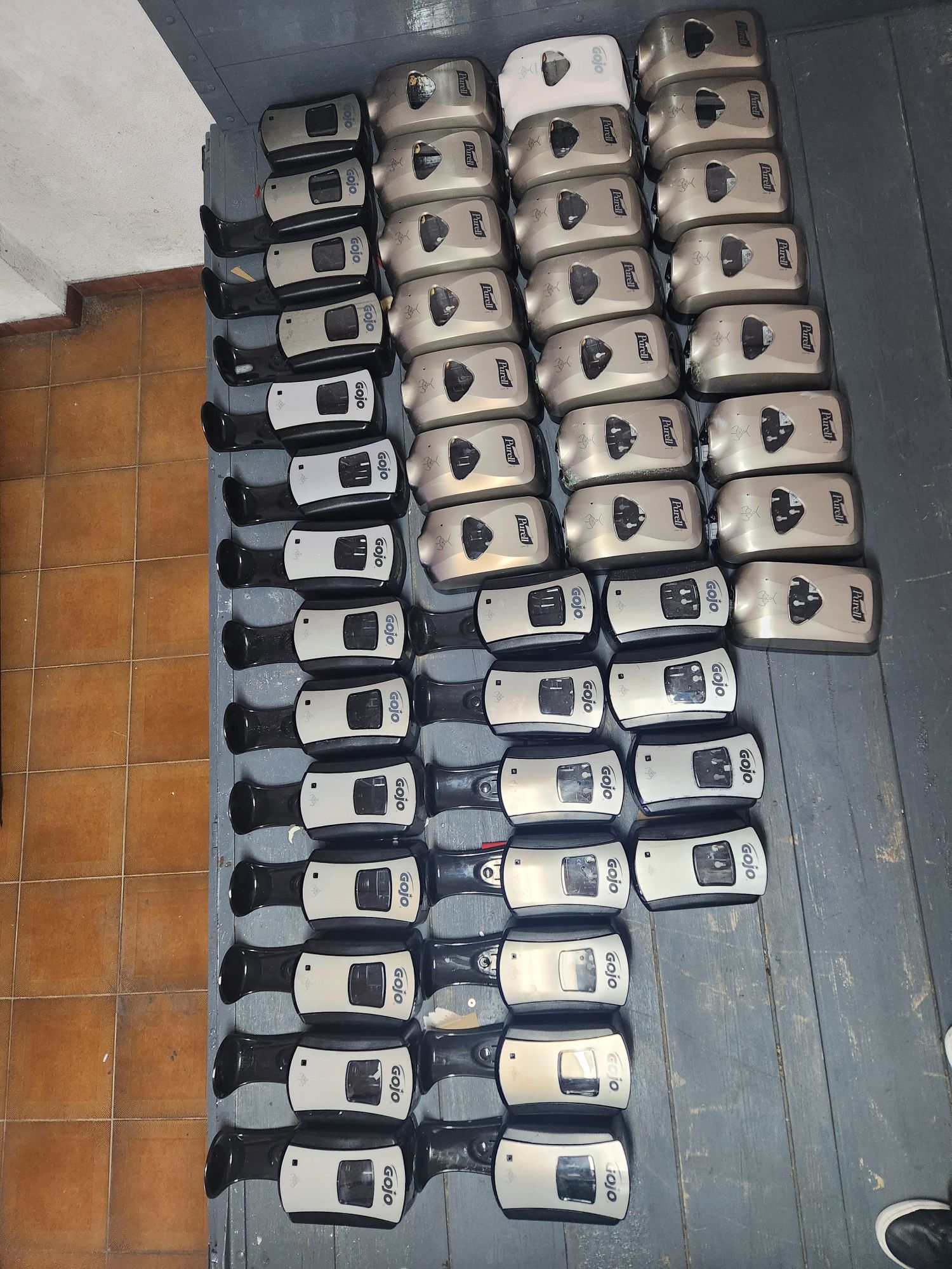 Lote de 48 dispensadores automáticos