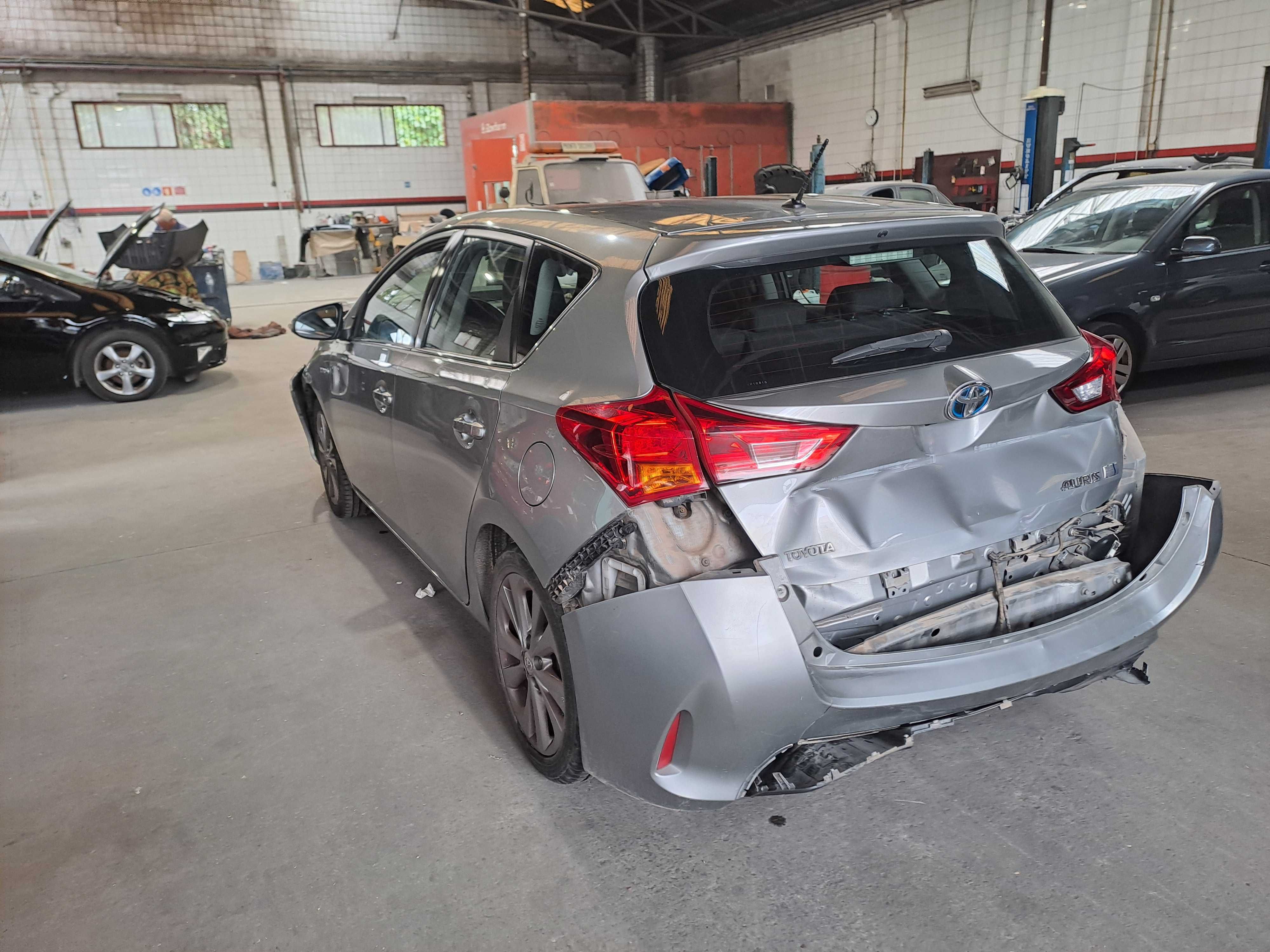 Salvado Toyota Auris Hybrid de 2013