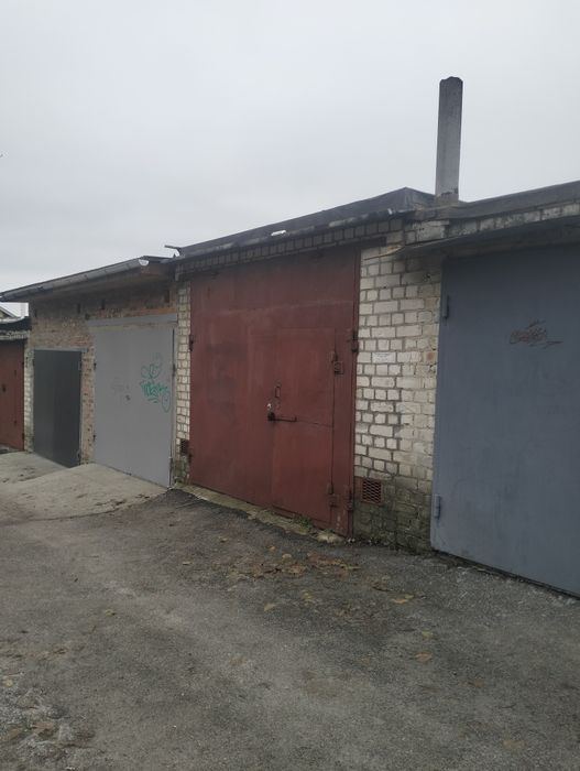 Гараж в АК- 17 по вул.Київській .ВЛАСНИК