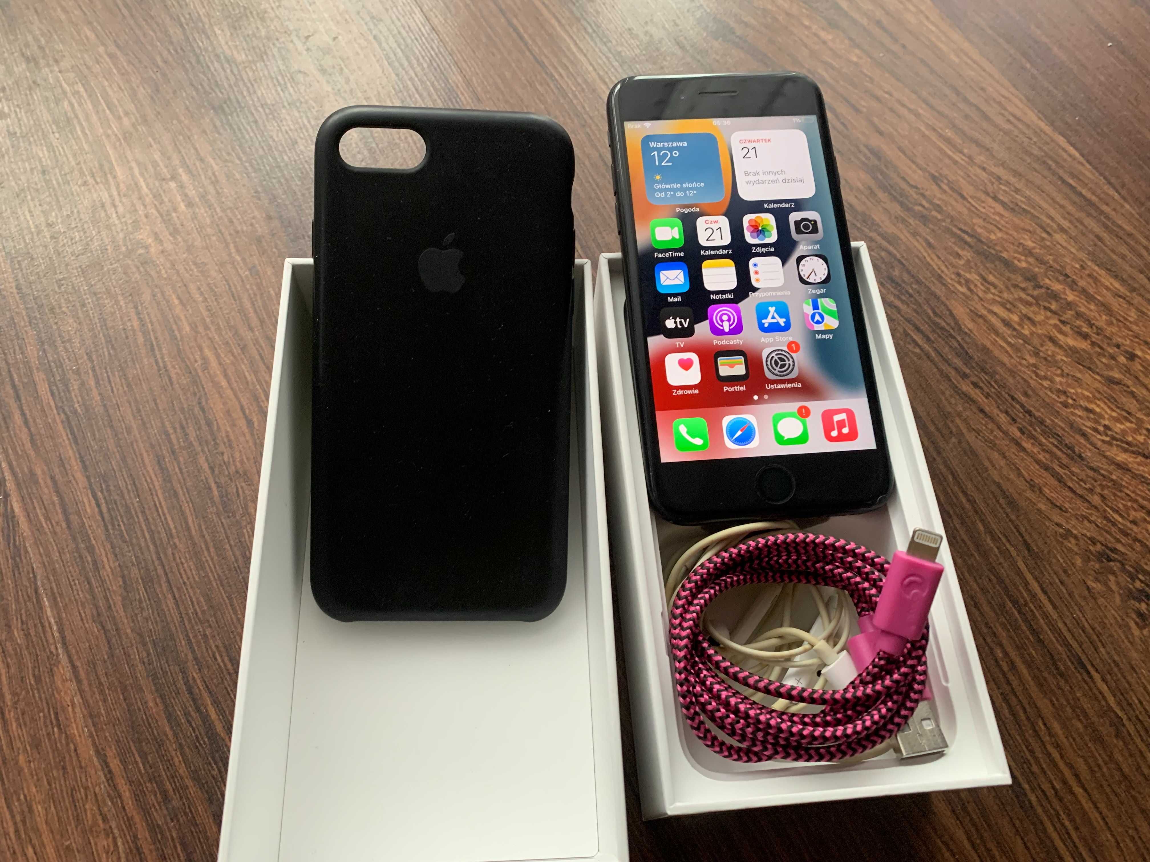 Iphone 7 32BG z Kablem USB