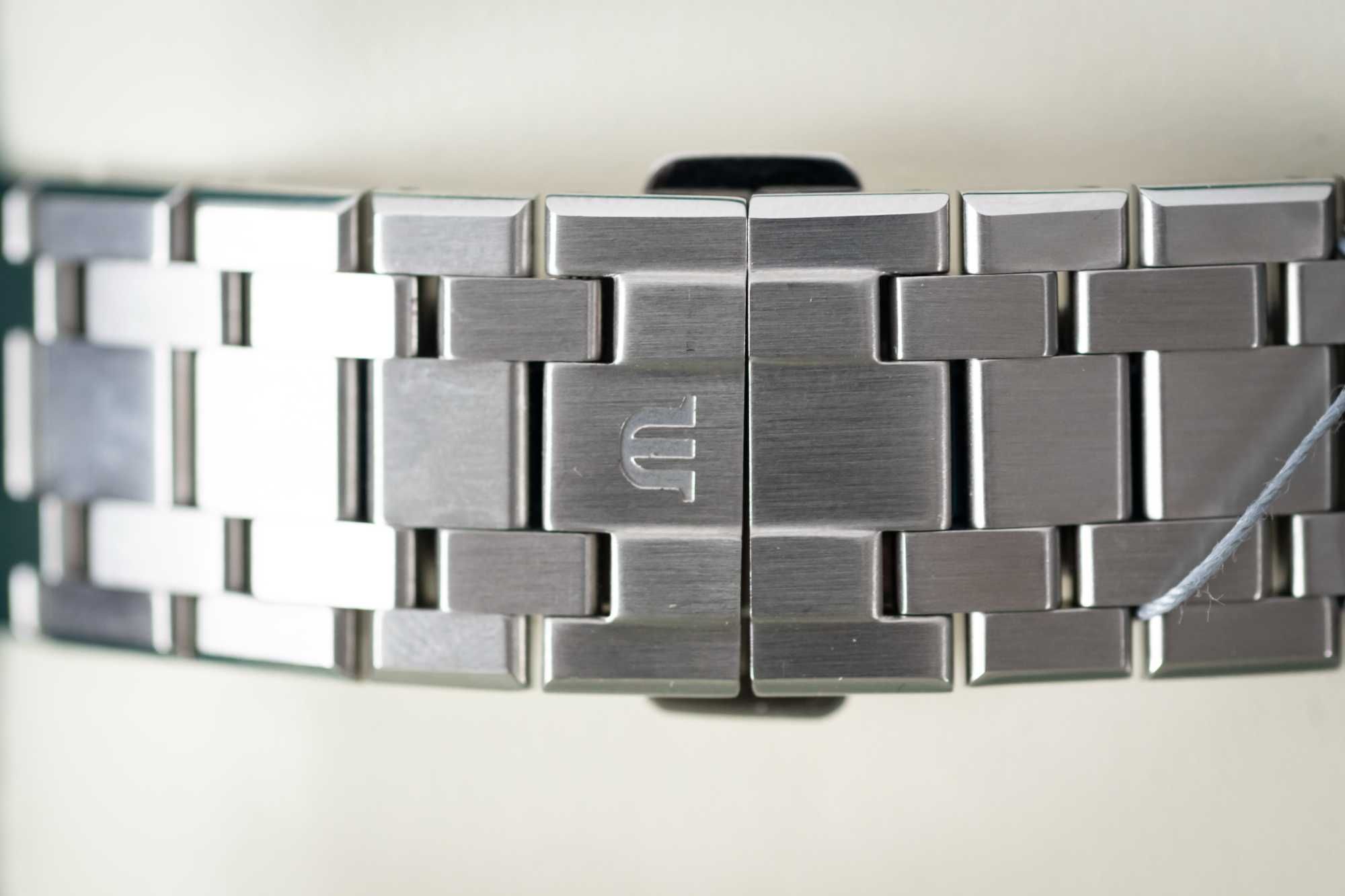 Maurice Lacroix Aikon Venturer 43mm AI6058-SS002-330 - 2 Czarny NOWY