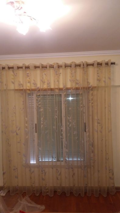 Cortinados bonitos , em bom estado