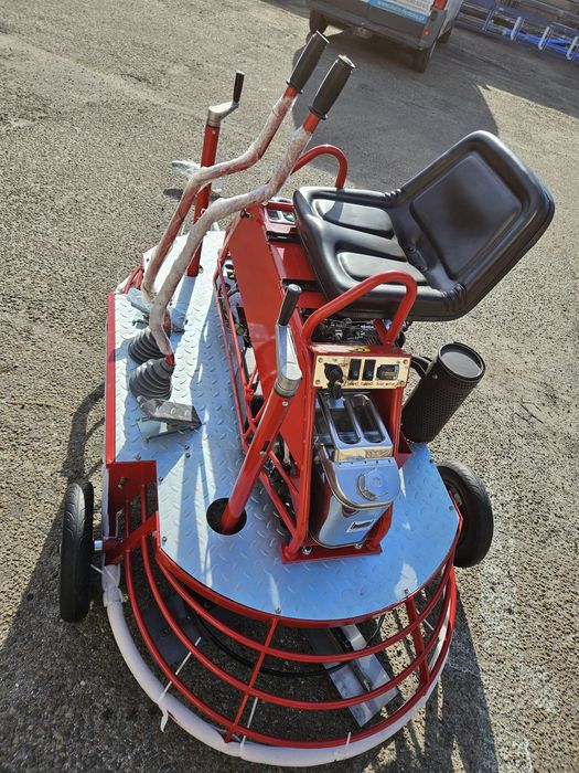 Zacieraczka dwukołowa samojezdna wylewek mod:PT-D36 Honda GX-690 TXF4