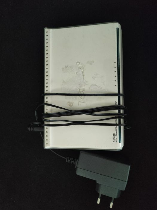 Switch ośmioportowy 1GB