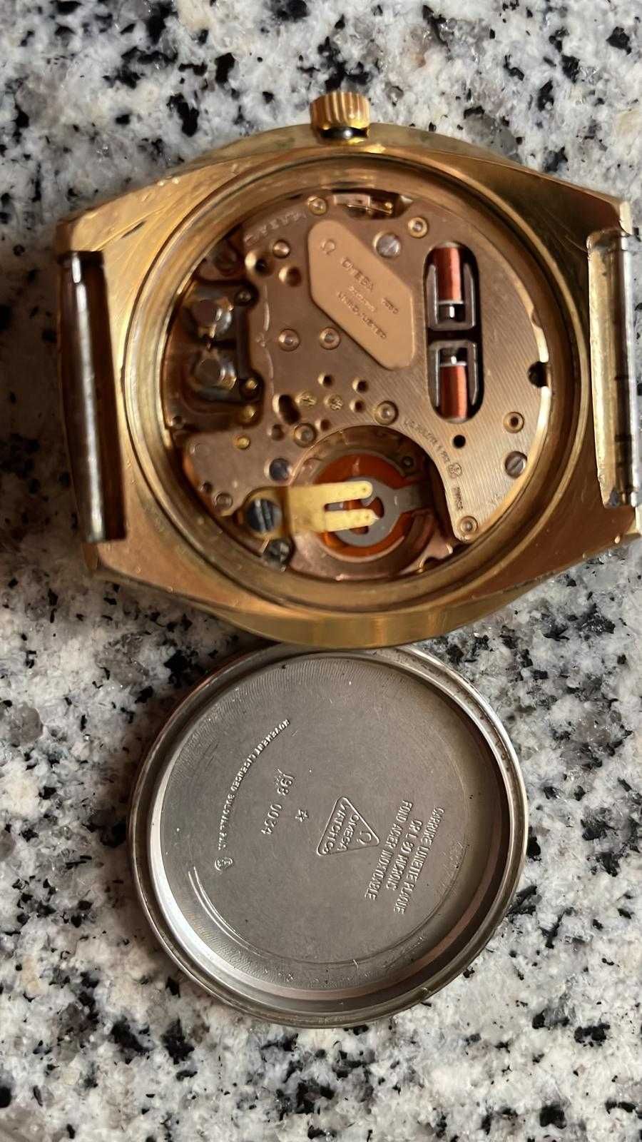 Relógio Vintage Omega F300 Hz Chronometer 80 Microns