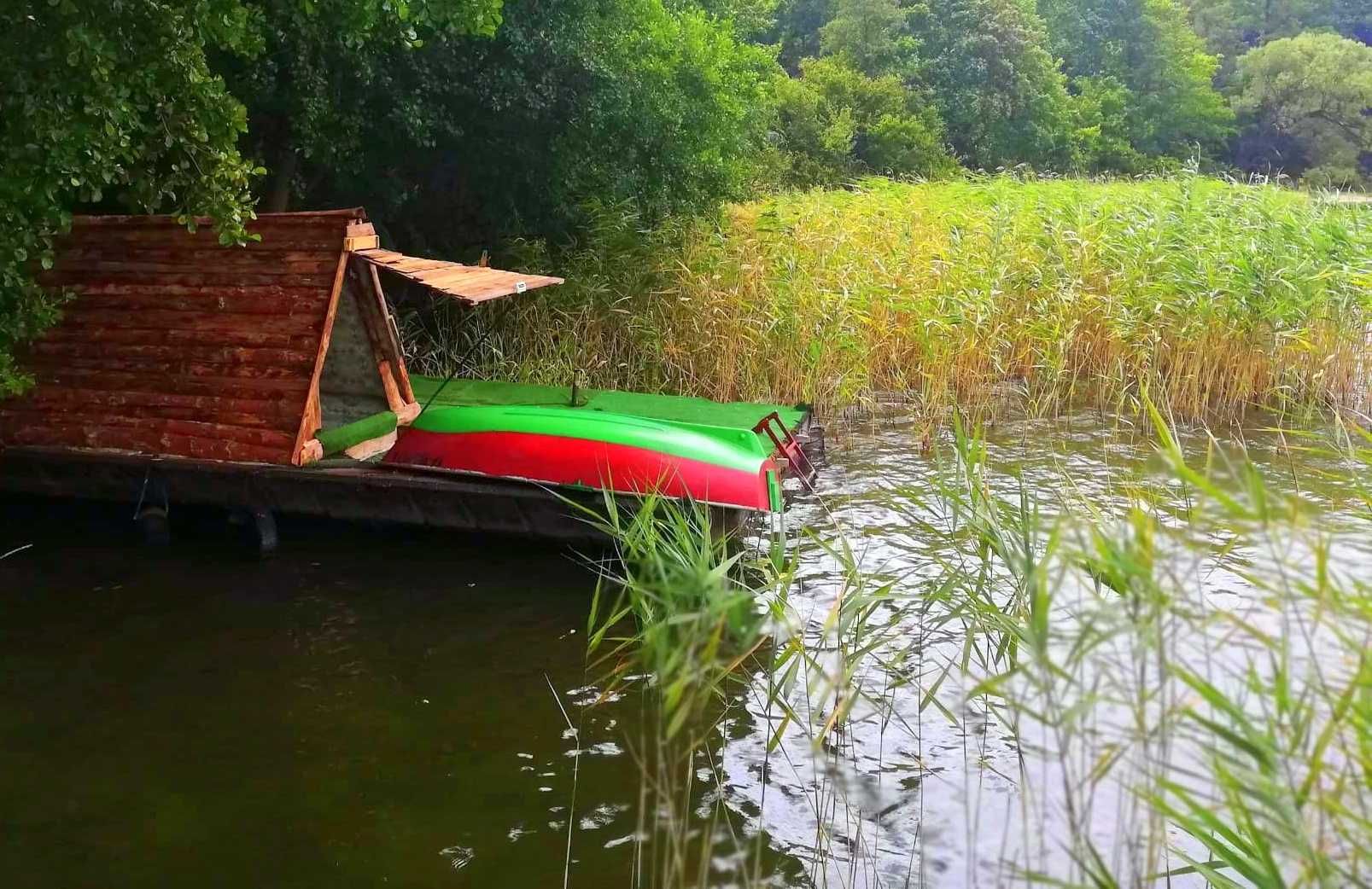 Wędkowanie  z własnego pomostu lub  Łódki nad jeziorem Sosno