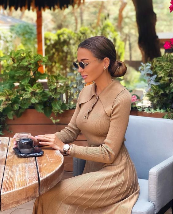 Стильна тепла сукня в трендовому кольорі (М)