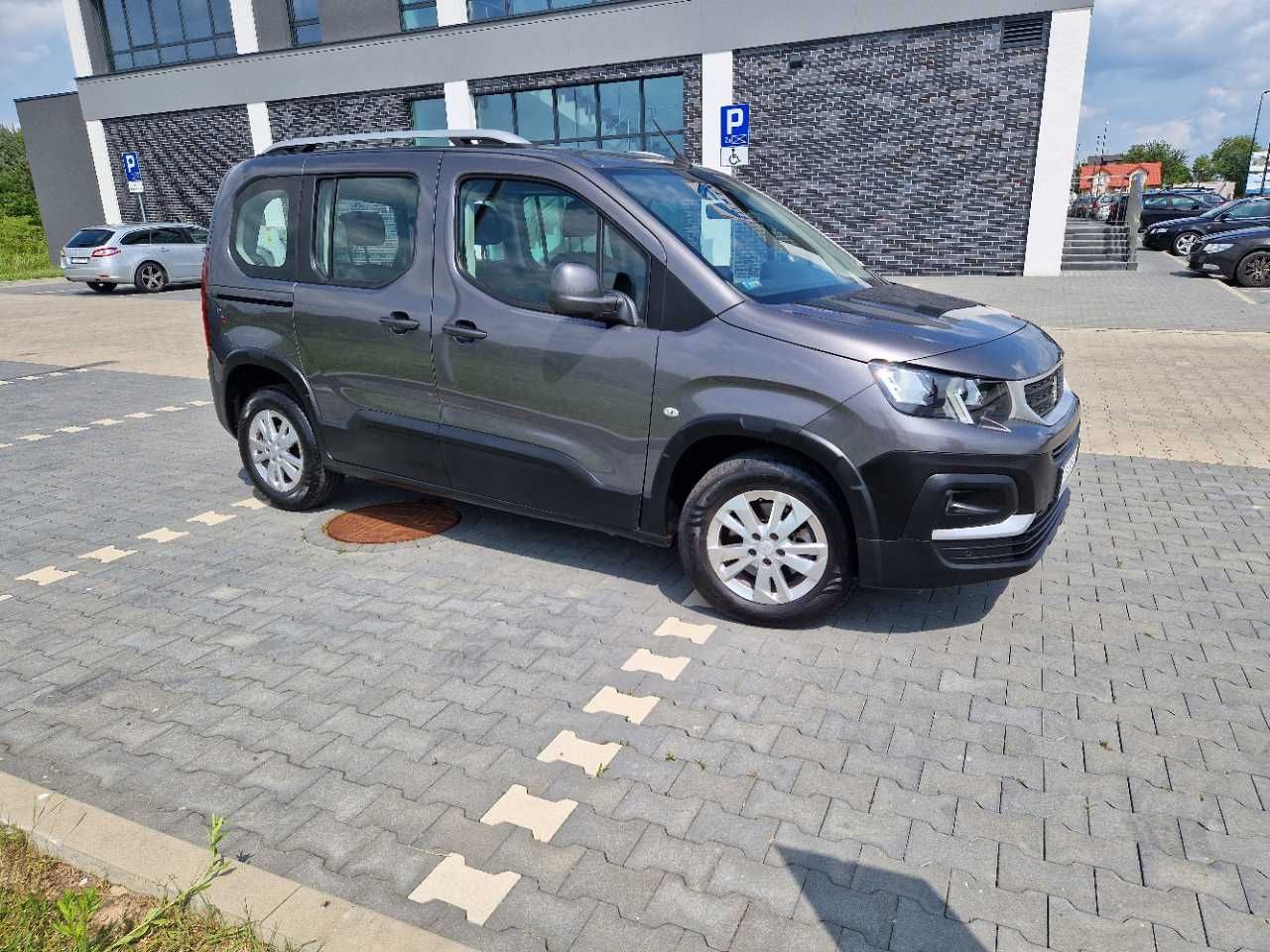 Sprzedam PEUGEOT RIFTER 1,5 BLUEHDI 2019 rok