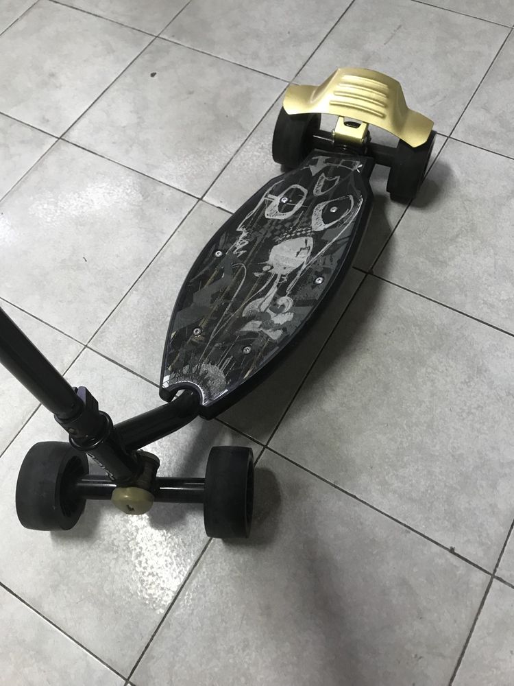 Skate trotinete com muito pouco uso