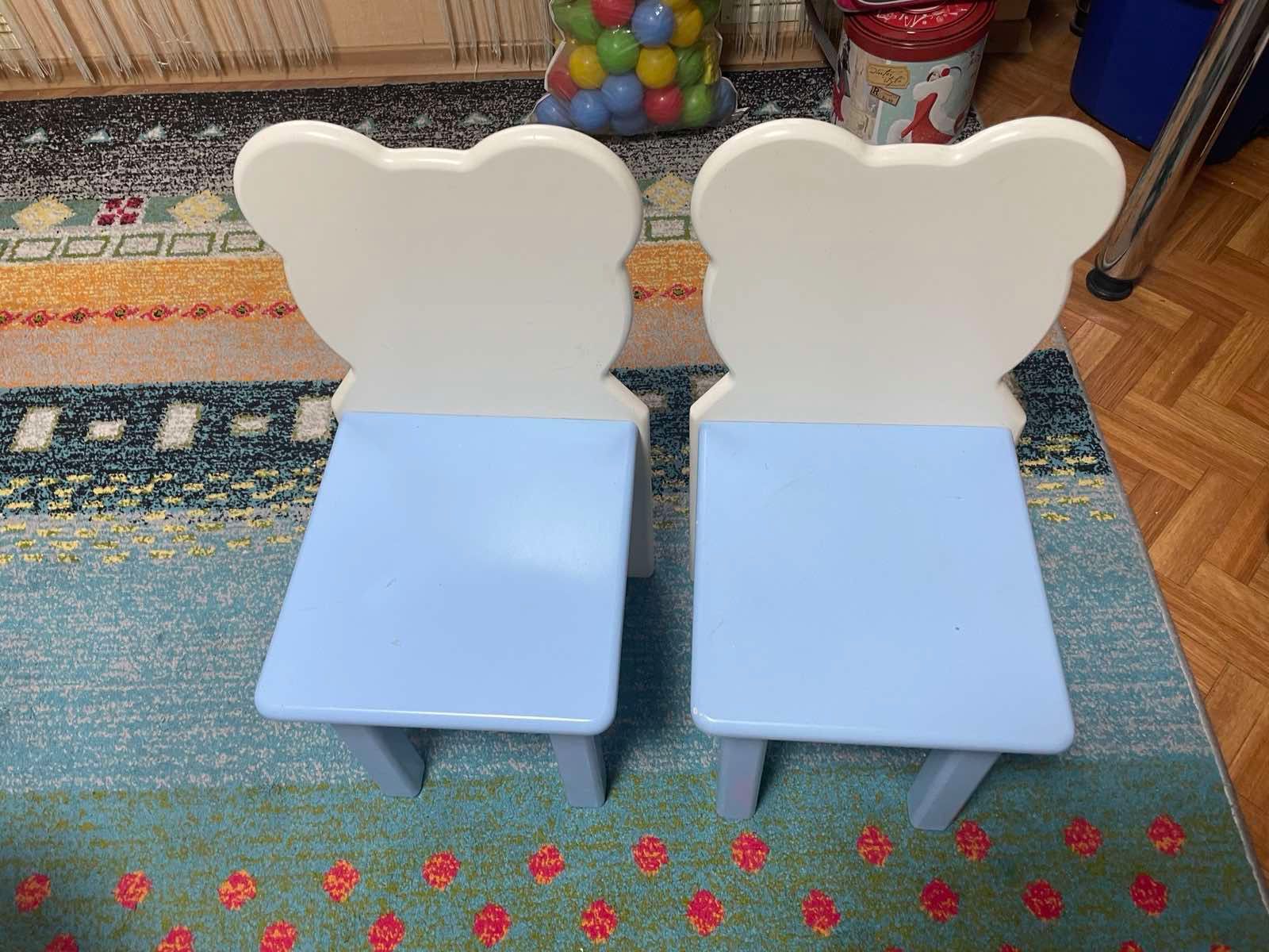 Продам  стіл + 2 стула (дитячі)