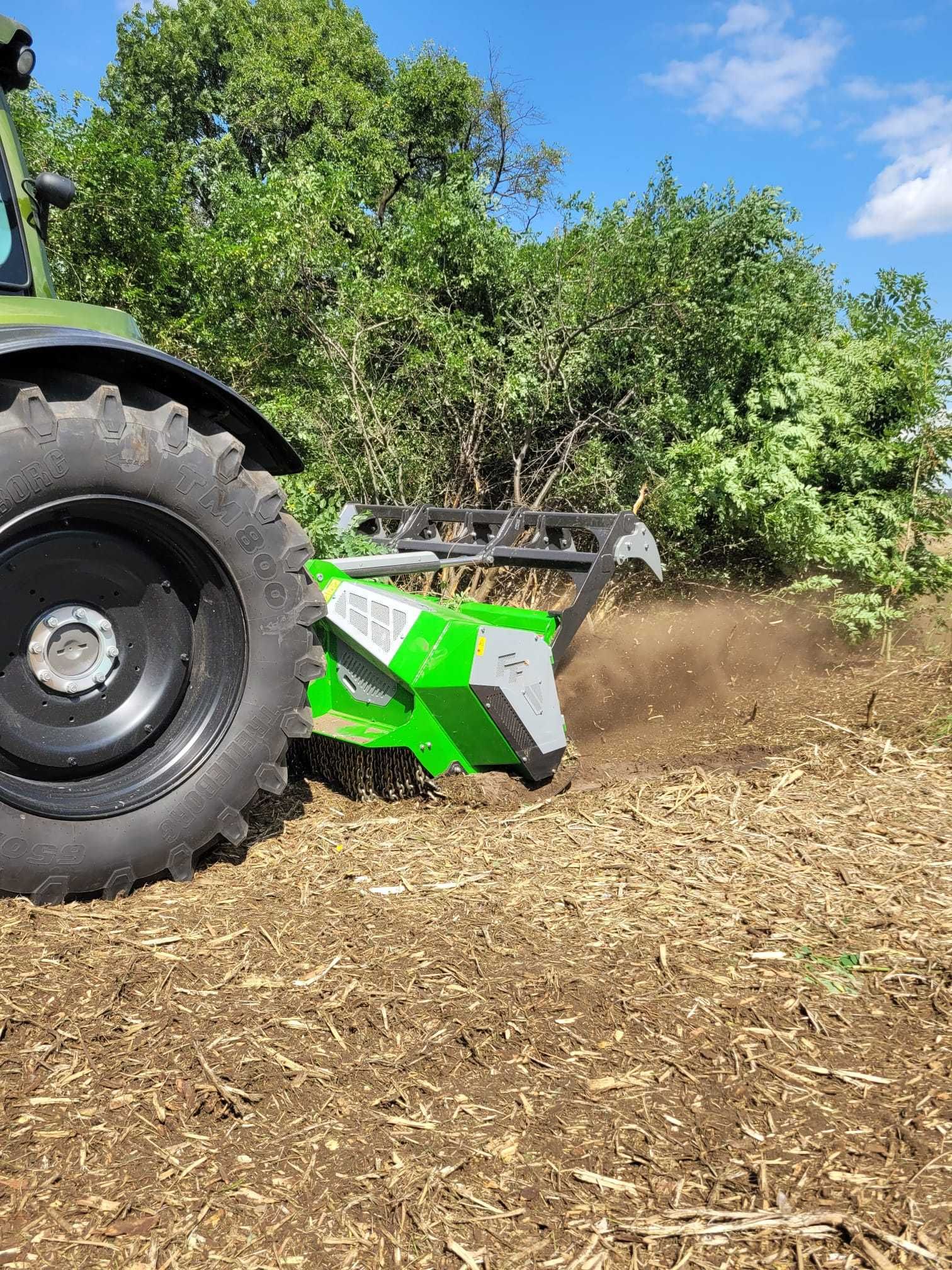 Wycinka drzew krzaków Czyszczenie działek Karczowanie Mulczowanie