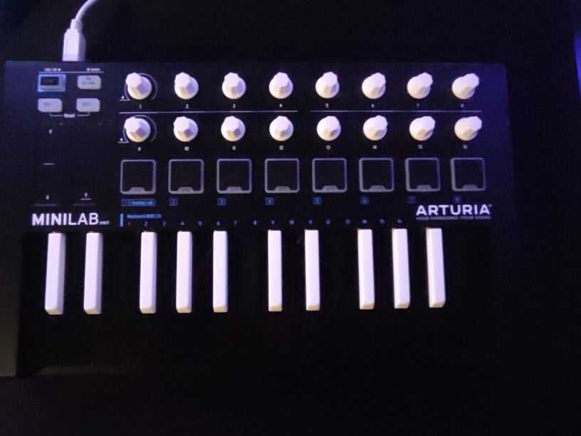 ARTURIA | MiniLab MkII Inverted