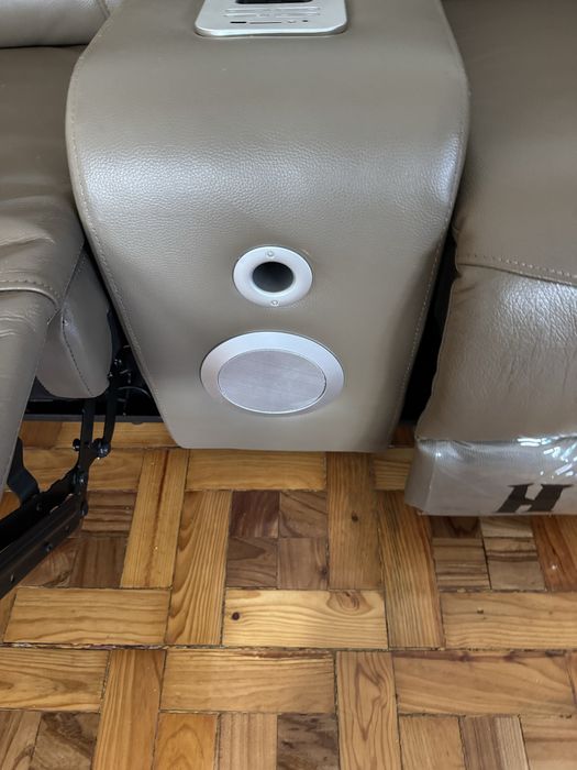 Sofa novo em pele e eletrico