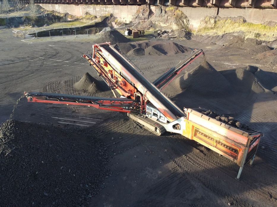 Sandvik Przesiewacz sortownik Sandvik QA450 2D  Przesiewacz do ziemi, węgla, kamienia, piasku, 3D