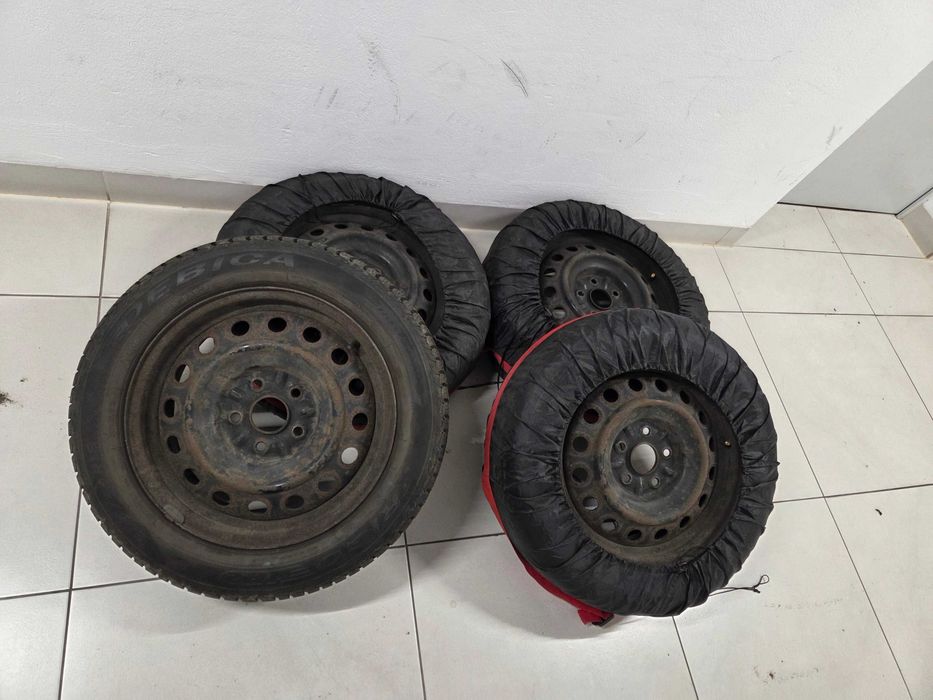 Koła zimowe (opony Jak NOWE na felgach) 205/55R16 Dębica Frigo HP2