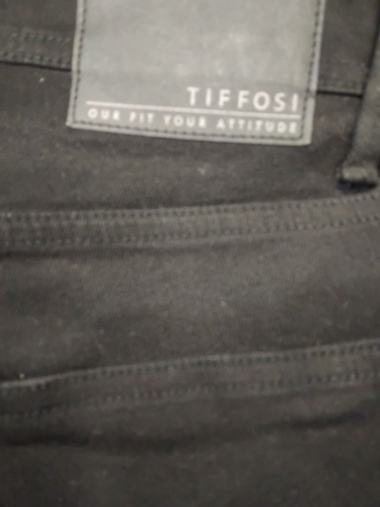 Calcas tiffosi tamanho 34